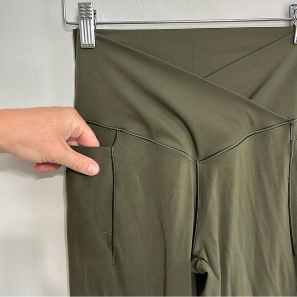 Offline By Aerie Real Me XTRA Crossover High Waisted Pocket Olive Legging Medium - Picture 3 of 6